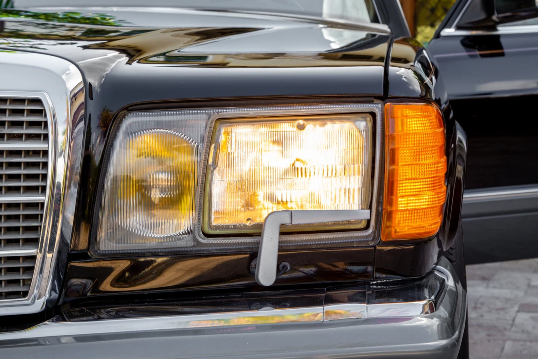 1991 Mercedes-Benz W126 S-Class Sedan - Image 12 of 31