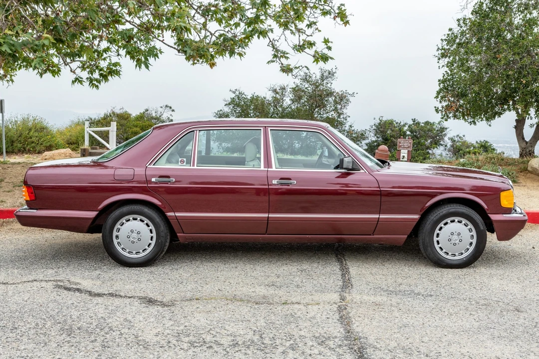 1991 Mercedes-Benz W126 S-Class Sedan - Image 4 of 31