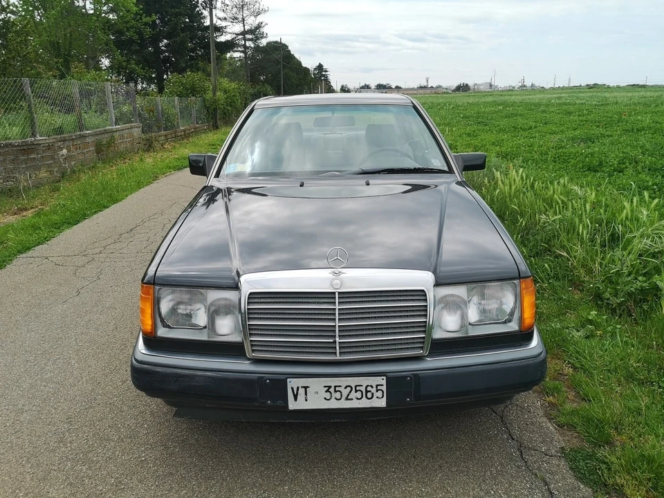 1991 Mercedes-Benz W124 E-Class - Image 12 of 31