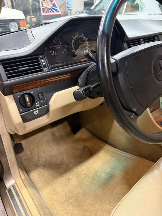 1991 Mercedes-Benz W124 E-Class - Image 11 of 21