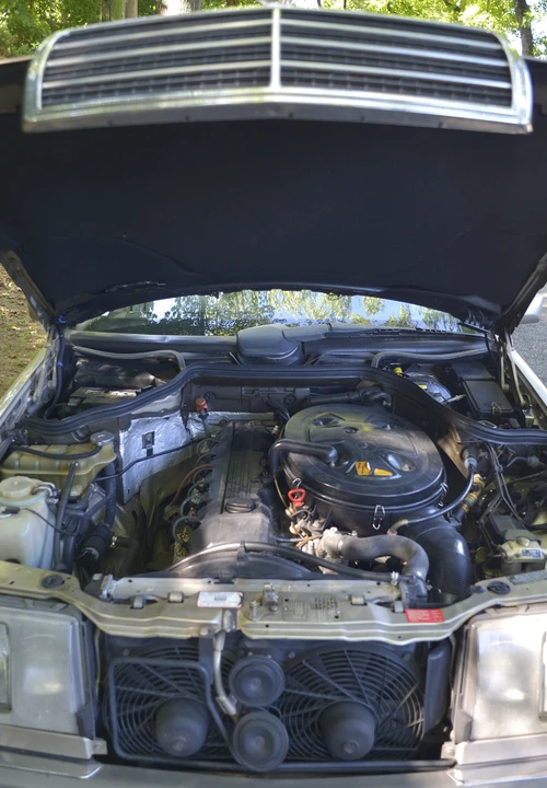 1991 Mercedes-Benz W124 E-Class - Image 9 of 21