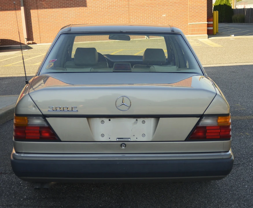 1991 Mercedes-Benz W124 E-Class - Image 7 of 21