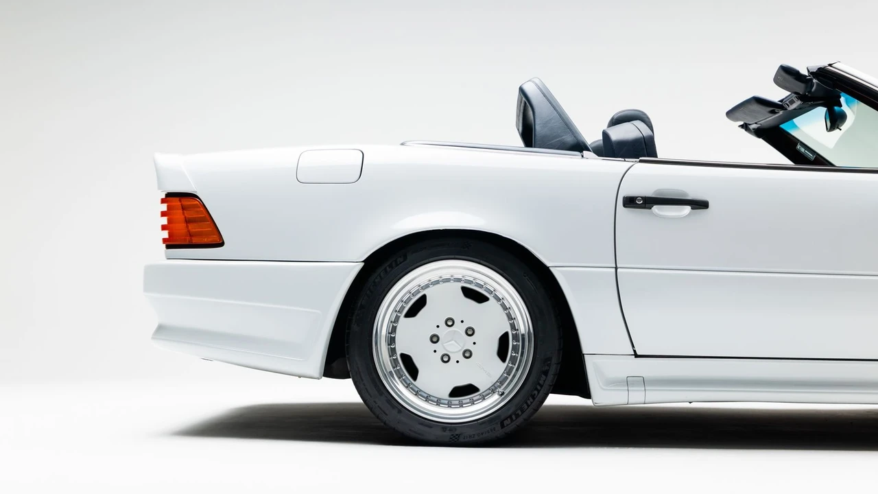 1991 Mercedes-Benz R129 SL 55 & SL 60 & SL 70 & SL 72 & SL 73 AMG - Image 24 of 31