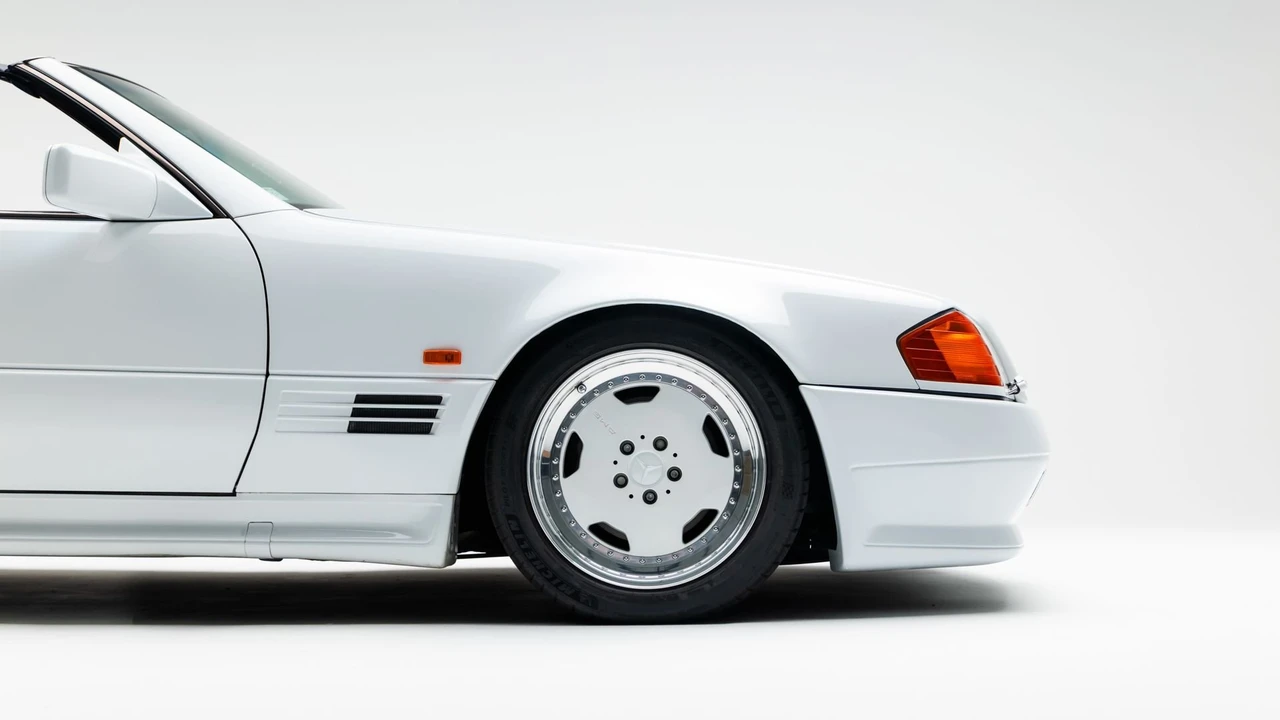 1991 Mercedes-Benz R129 SL 55 & SL 60 & SL 70 & SL 72 & SL 73 AMG - Image 21 of 31