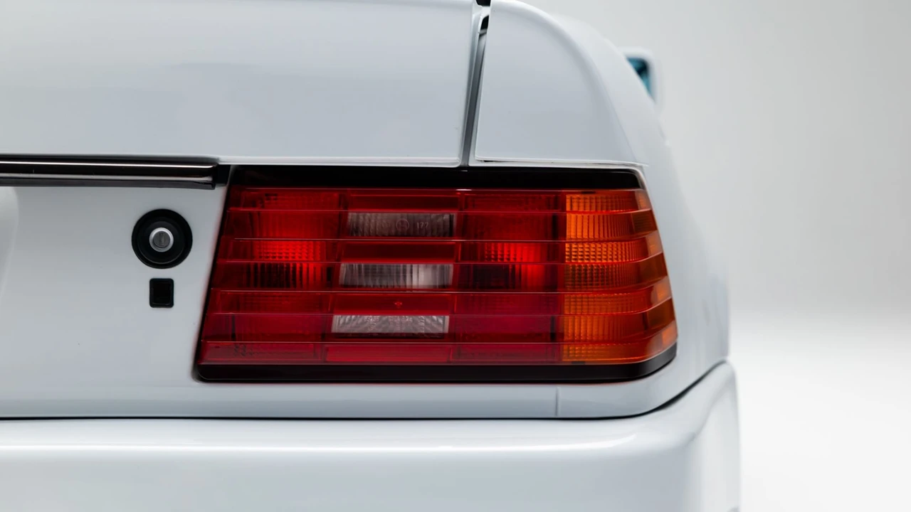 1991 Mercedes-Benz R129 SL 55 & SL 60 & SL 70 & SL 72 & SL 73 AMG - Image 18 of 31