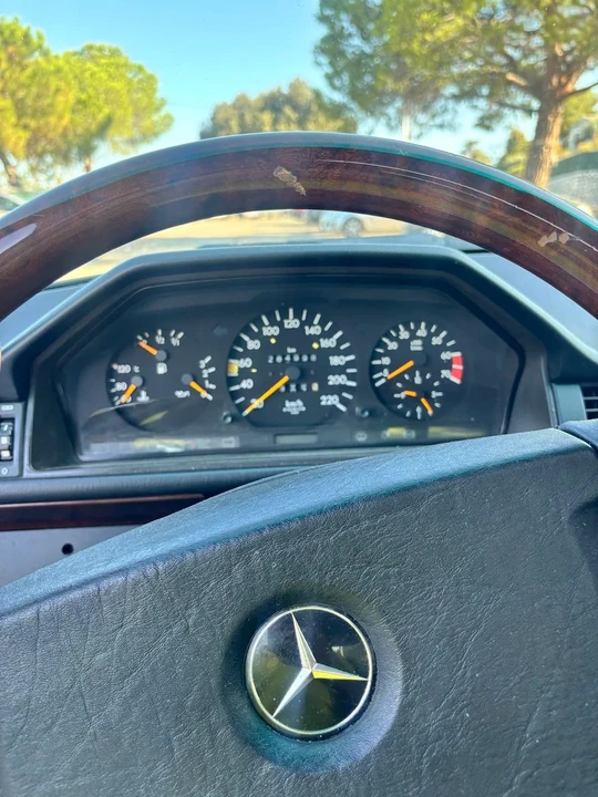 1991 Mercedes-Benz W124 E-Class - Image 14 of 31
