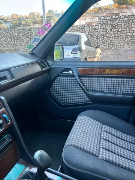 1991 Mercedes-Benz W124 E-Class - Image 16 of 31