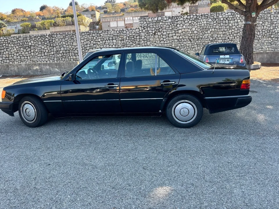 1991 Mercedes-Benz W124 E-Class - Image 10 of 31