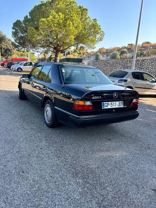 1991 Mercedes-Benz W124 E-Class - Image 11 of 31