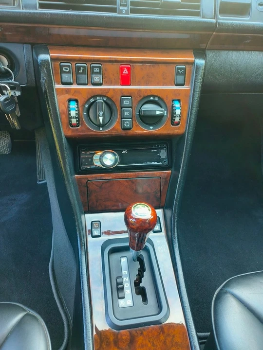 1991 Mercedes-Benz W124 E-Class - Image 23 of 30