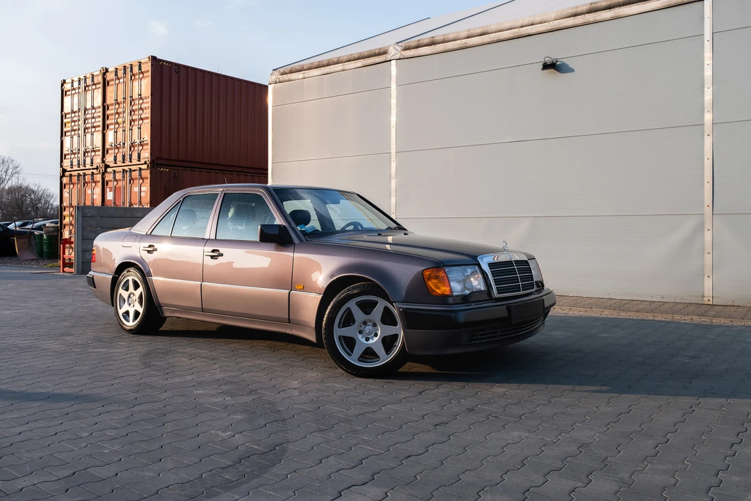 1991 Mercedes-Benz 500E & E500 - Image 2 of 31