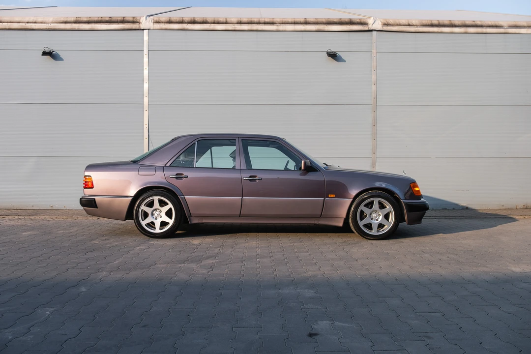 1991 Mercedes-Benz 500E & E500 - Image 10 of 31