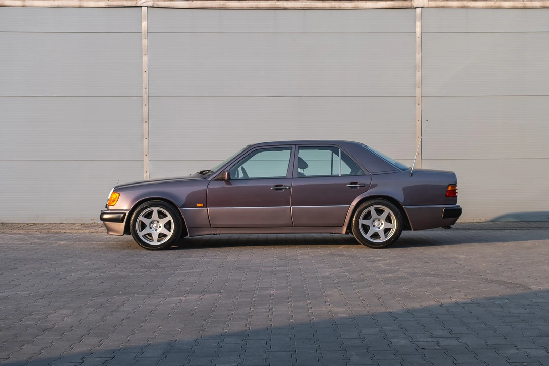 1991 Mercedes-Benz 500E & E500 - Image 8 of 31