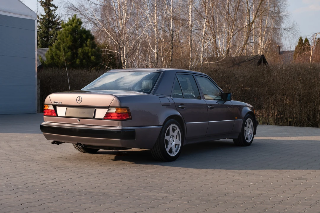 1991 Mercedes-Benz 500E & E500 - Image 15 of 31