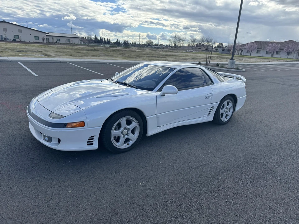 1991 Mitsubishi 3000GT Series 1 - Image 2 of 31