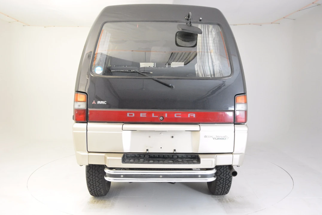 1991 Mitsubishi Delica 2nd Gen - Image 9 of 31
