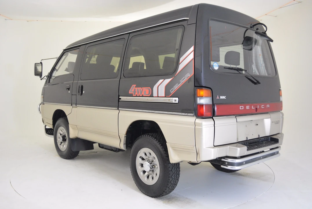1991 Mitsubishi Delica 2nd Gen - Image 5 of 31