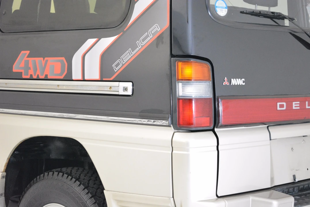 1991 Mitsubishi Delica 2nd Gen - Image 12 of 31