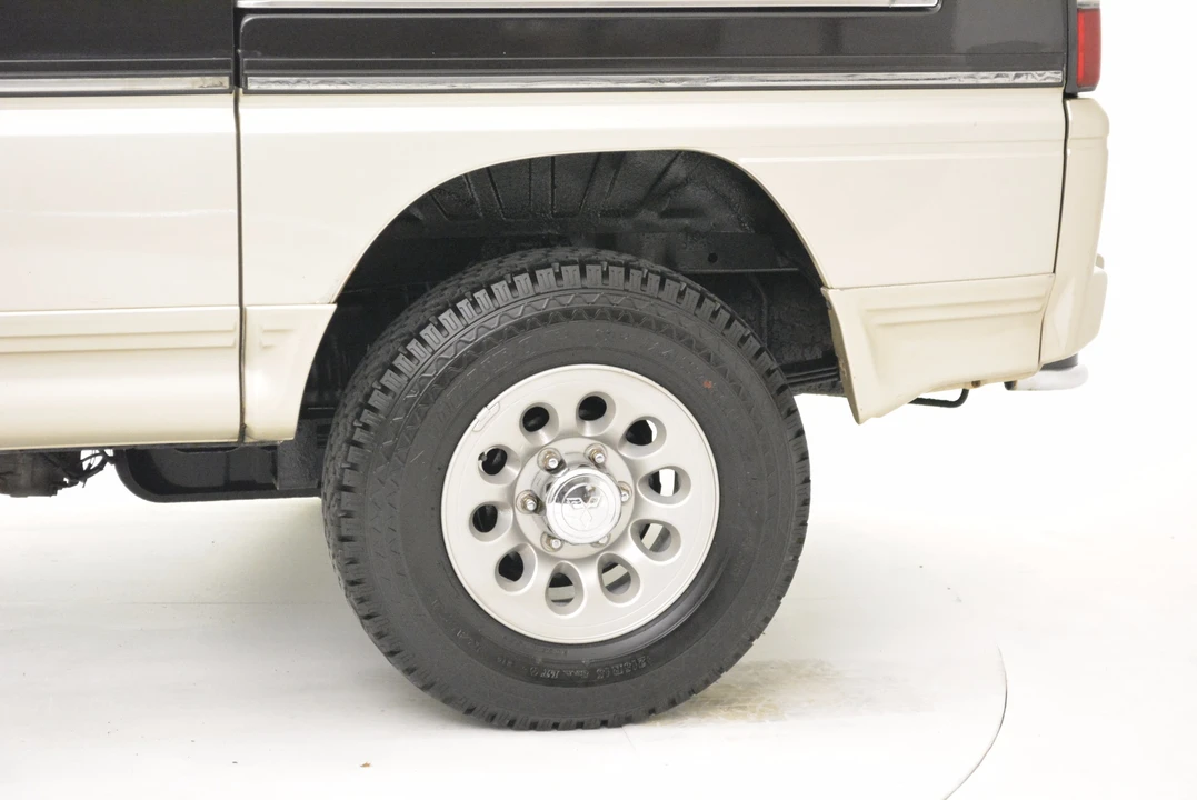 1991 Mitsubishi Delica 2nd Gen - Image 21 of 31