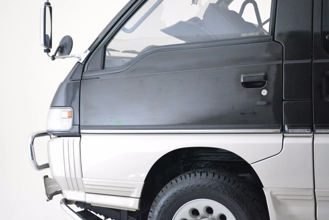1991 Mitsubishi Delica 2nd Gen - Image 18 of 31