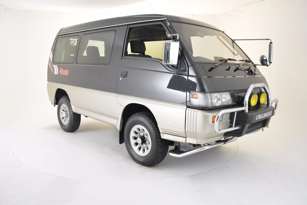 1991 Mitsubishi Delica 2nd Gen - Image 2 of 31