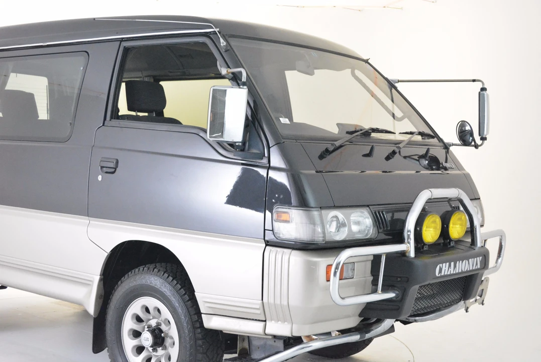 1991 Mitsubishi Delica 2nd Gen - Image 17 of 31