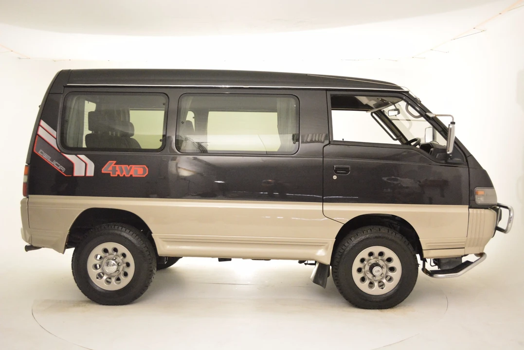 1991 Mitsubishi Delica 2nd Gen - Image 7 of 31
