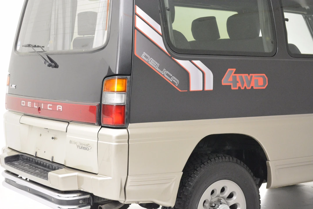 1991 Mitsubishi Delica 2nd Gen - Image 13 of 31