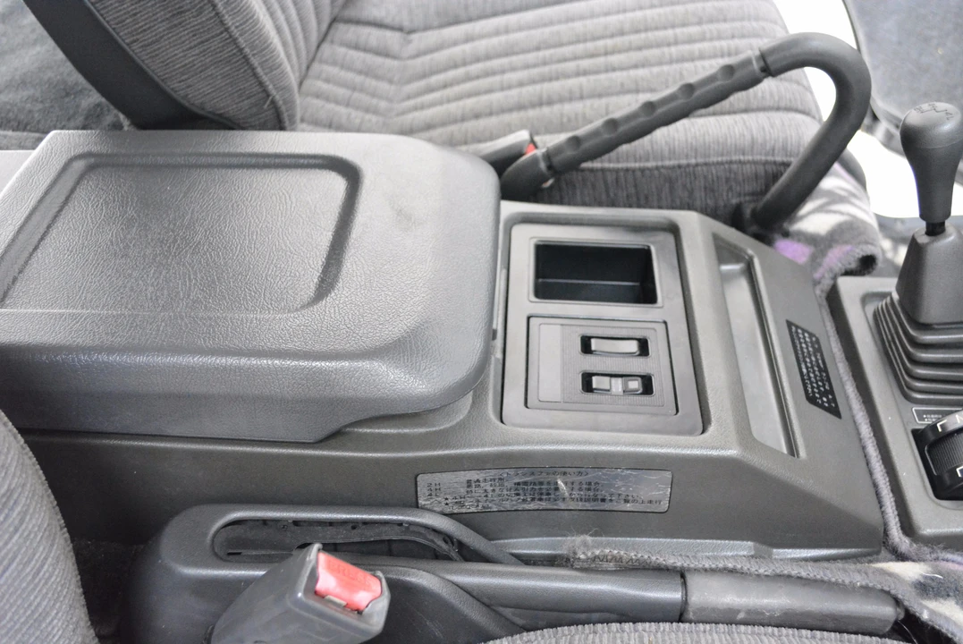 1991 Mitsubishi Delica 2nd Gen - Image 29 of 31