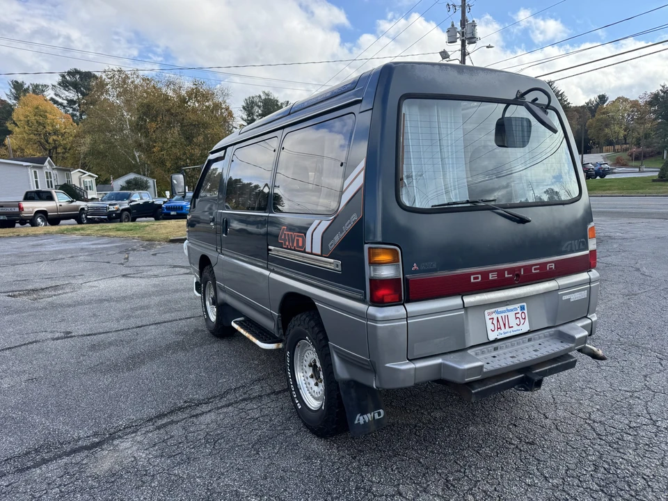 1991 Mitsubishi Delica 3rd Gen - Image 15 of 31
