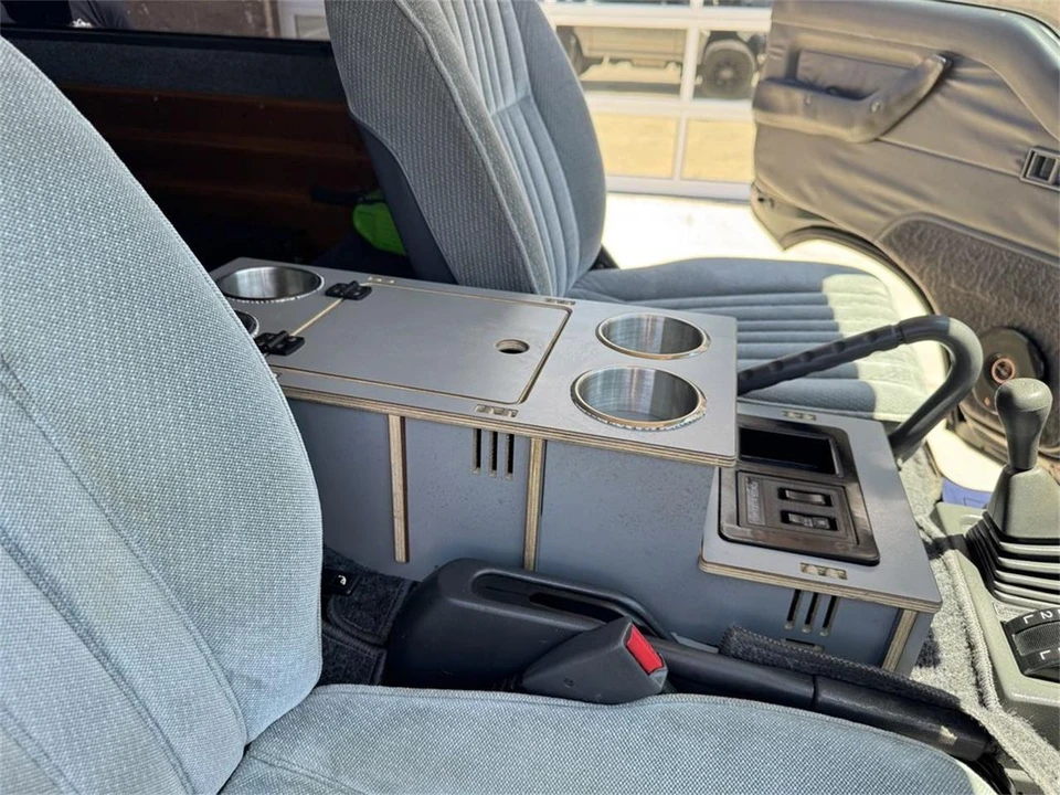 1991 Mitsubishi Delica 2nd Gen - Image 12 of 31