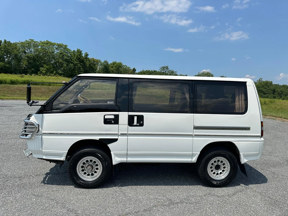 1991 Mitsubishi Delica 3rd Gen - Image 13 of 31