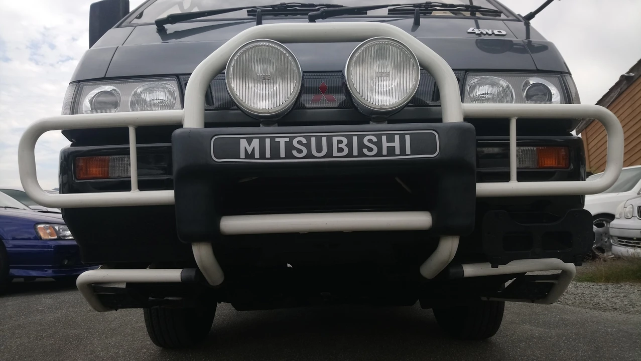 1991 Mitsubishi Delica 2nd Gen - Image 12 of 31