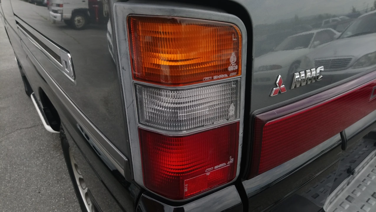 1991 Mitsubishi Delica 2nd Gen - Image 29 of 31