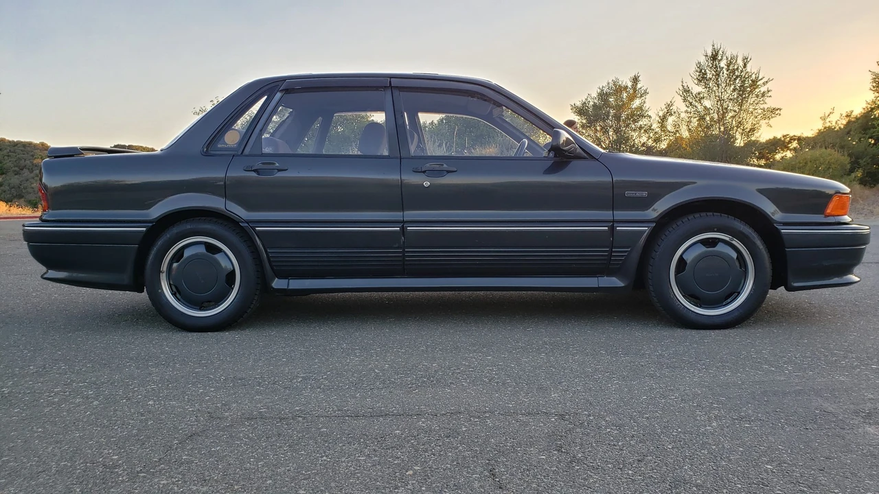 1991 Mitsubishi Galant 6th Gen - Image 14 of 31