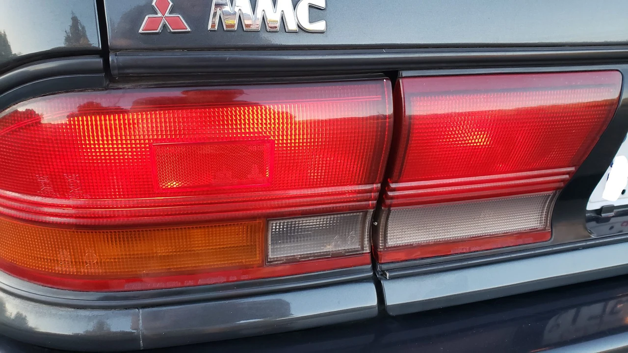 1991 Mitsubishi Galant 6th Gen - Image 23 of 31