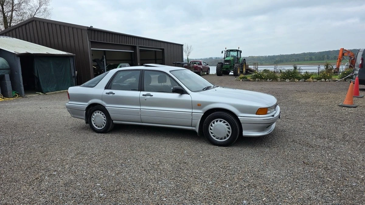 1991 Mitsubishi Galant 6th Gen - Image 9 of 30