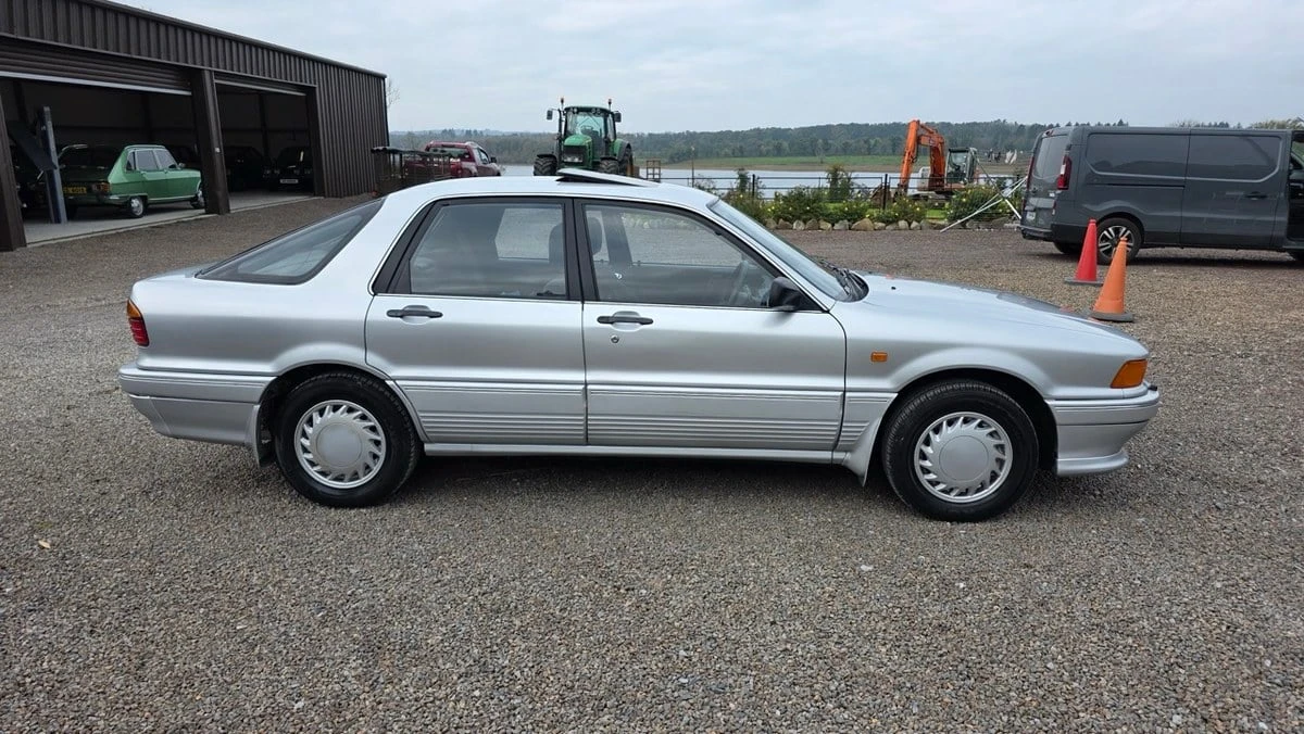 1991 Mitsubishi Galant 6th Gen - Image 21 of 30