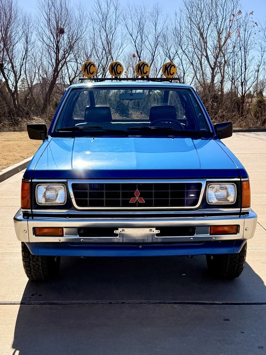 1991 Mitsubishi Triton 2nd Gen - Image 4 of 21