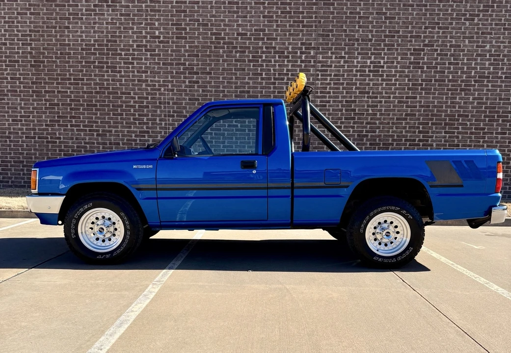1991 Mitsubishi Triton 2nd Gen - Image 2 of 21
