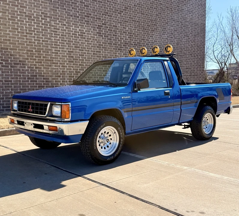 1991 Mitsubishi Triton 2nd Gen - Image 3 of 21
