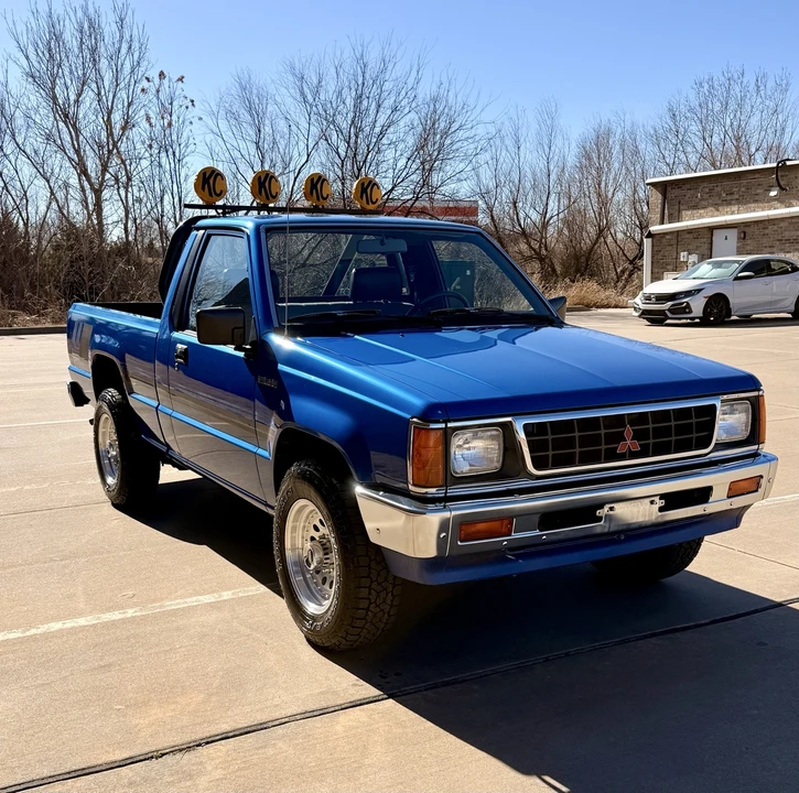 1991 Mitsubishi Triton 2nd Gen - Image 5 of 21