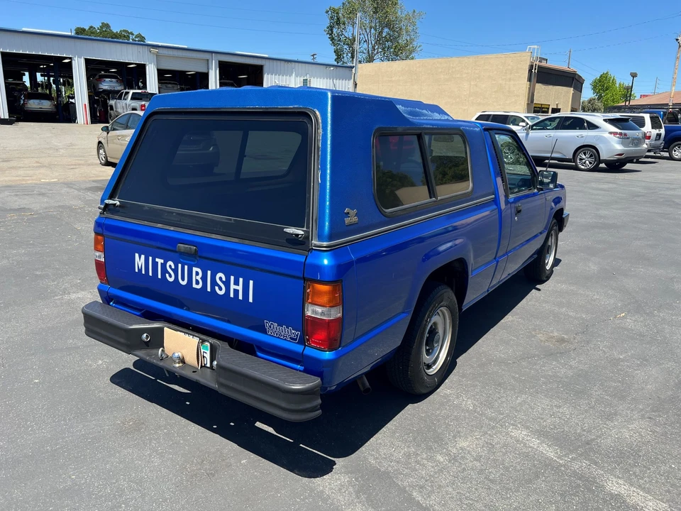1991 Mitsubishi Triton 2nd Gen - Image 4 of 31