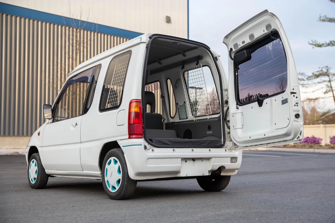 1991 Mitsubishi Toppo 1st Gen - Image 11 of 31