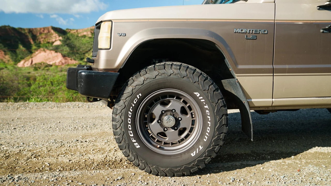 1991 Mitsubishi Pajero/Montero 1st Gen - Image 13 of 31