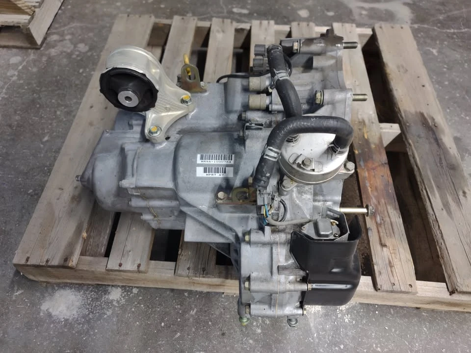 1991 Parts & Memorabilia Gearboxes - Image 4 of 8