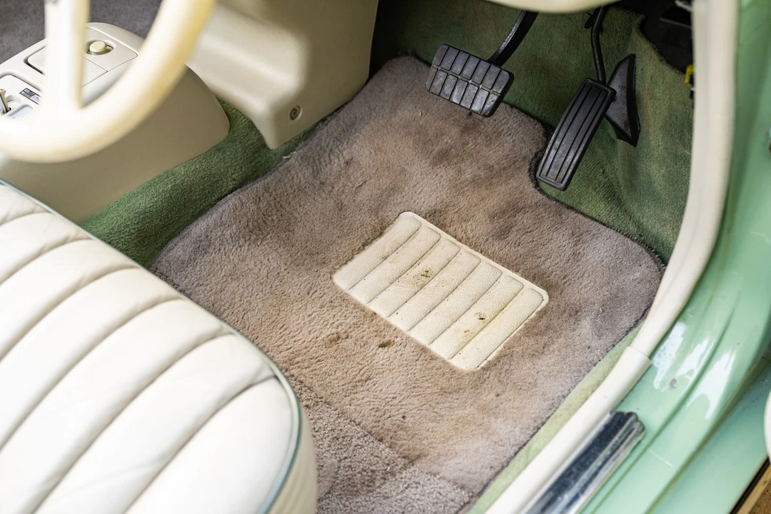 1991 Nissan Figaro - Image 29 of 30