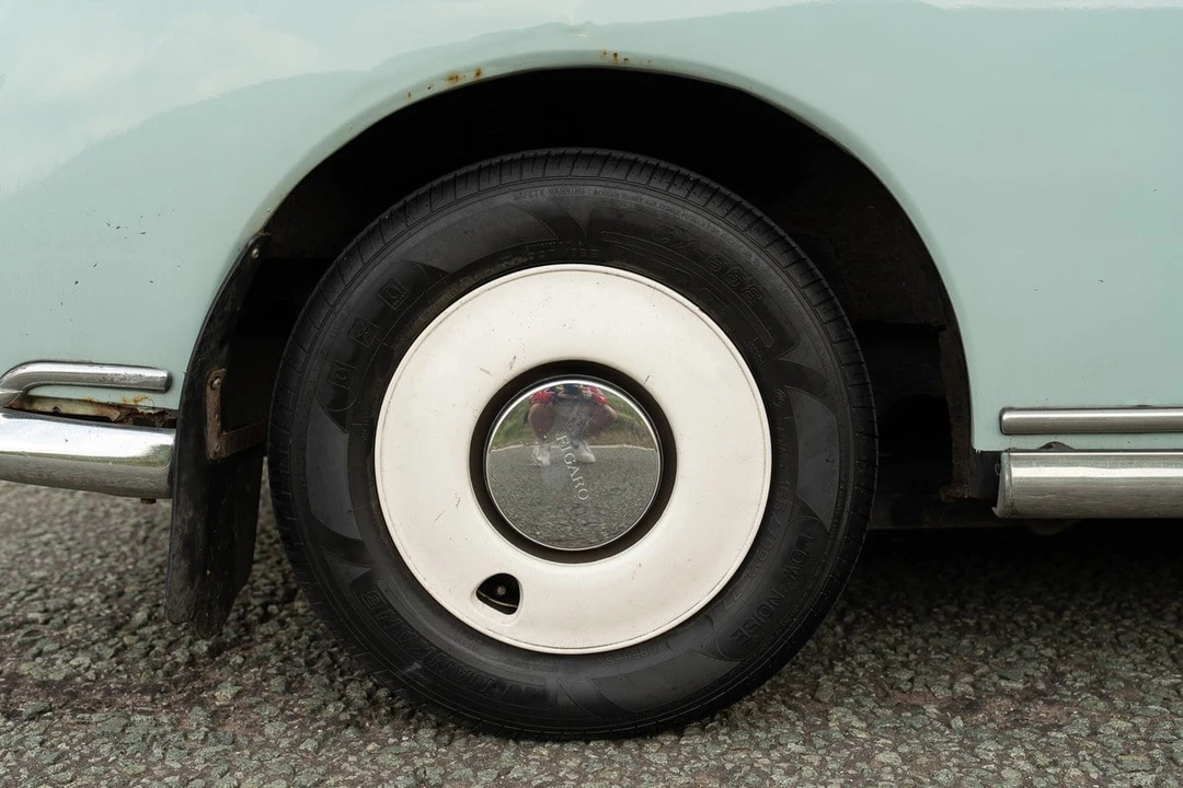1991 Nissan Figaro - Image 15 of 30