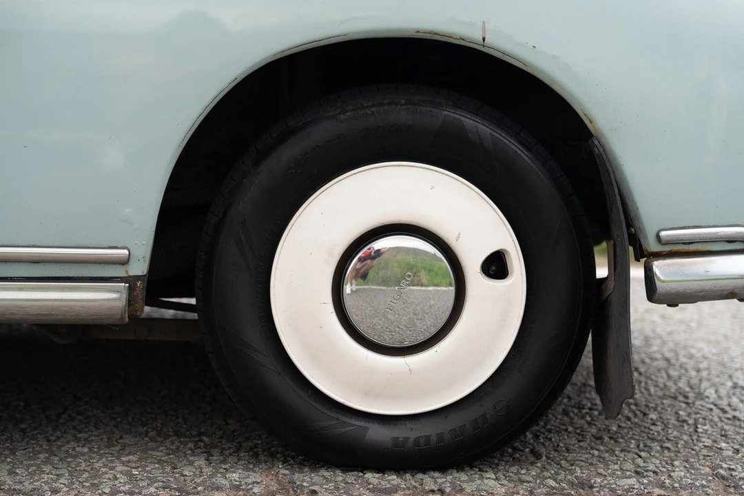 1991 Nissan Figaro - Image 17 of 30