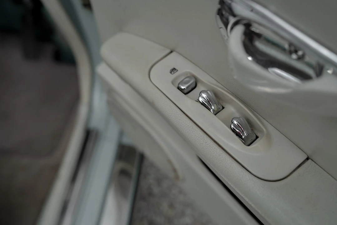 1991 Nissan Figaro - Image 24 of 30
